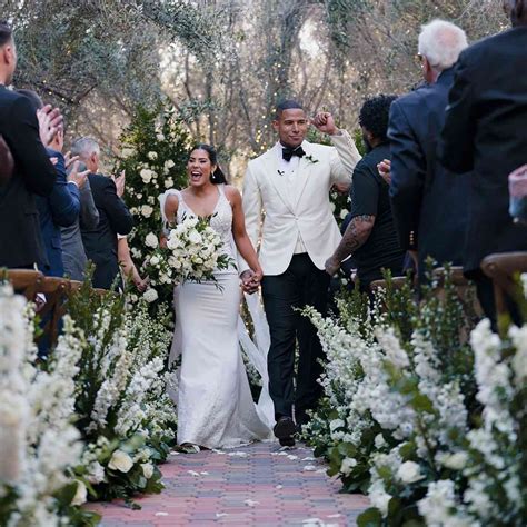 Raiders Star Darren Waller Marries WNBA。